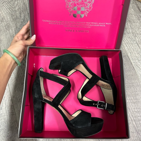 Vince Camuto heeled platform - Picture 5 of 7